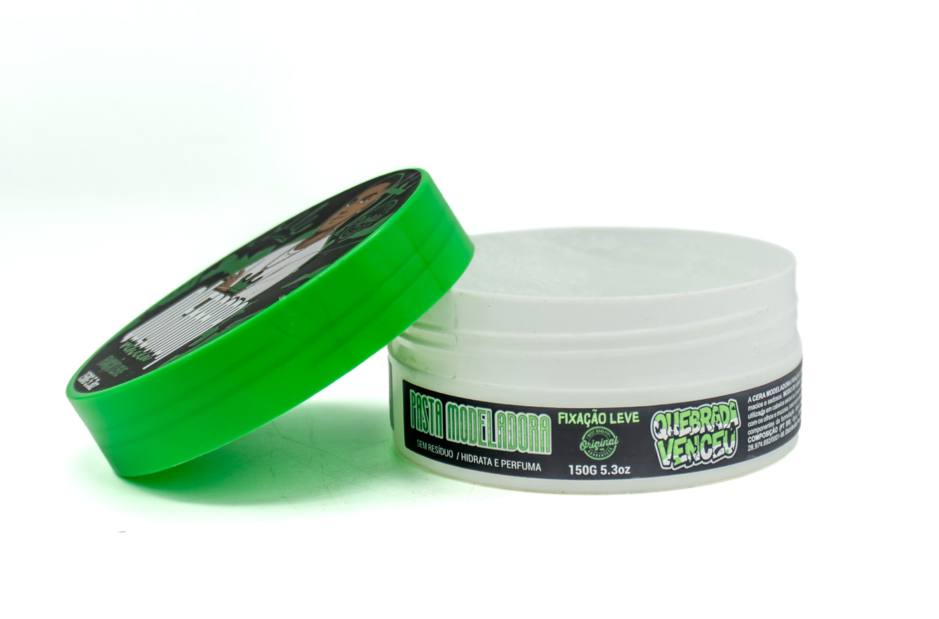 Pasta Modeladora 150g Na Quebrada Venceu – Fixação Leve Pasta modeladora 150g Na Quebrada Venceu Fixação Leve para cabelo masculino